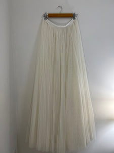 needle-thread-maxi-skirt