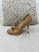 Load image into Gallery viewer, Christian Louboutin beige pumps - 6 UK
