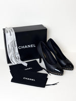 Load image into Gallery viewer, Chanel Chain-Trim Platform Pumps - 5.5 UK
