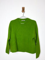 Load image into Gallery viewer, Alice + Olivia "Chara" lime Cashmere Crewneck jumper - XS (relaxed fit)
