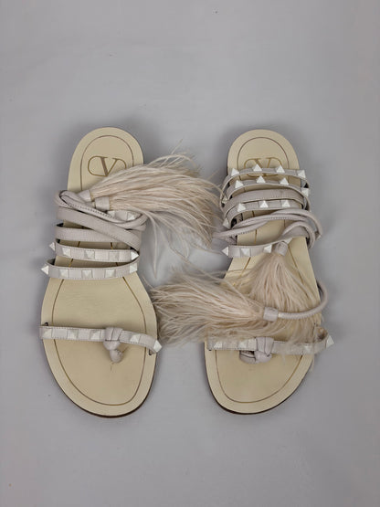 Valentino Garavani Rockstud Feather-Trimmed Flat Leather Sandals - Off-White - 5.5 UK