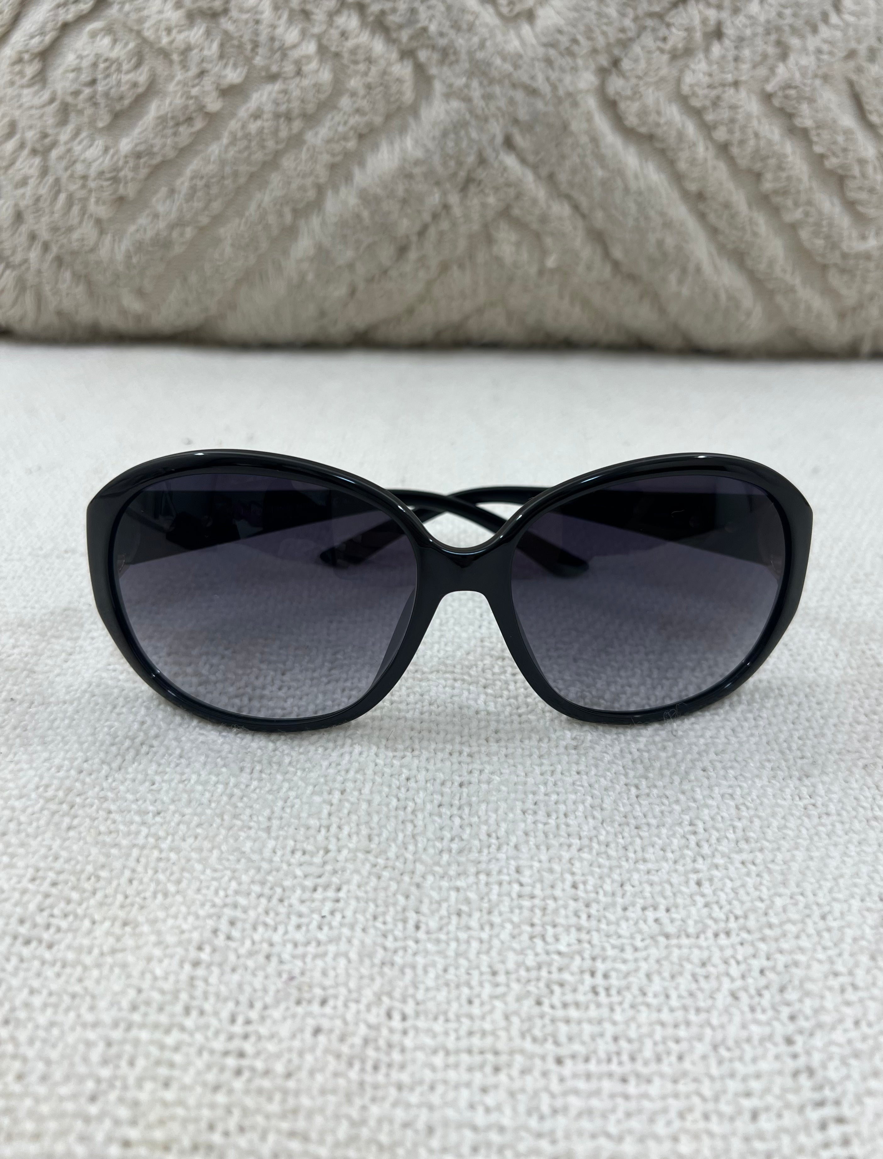 Gucci black sunglasses