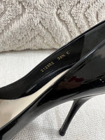 Load image into Gallery viewer, Gucci black pump - 38.5 EU / 5.5 UK
