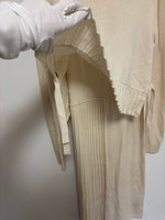 Load image into Gallery viewer, Varana Arani 100% Fine Himalayan Cashmere Turtleneck and Ribbed Maxi Dress in Cream - M
