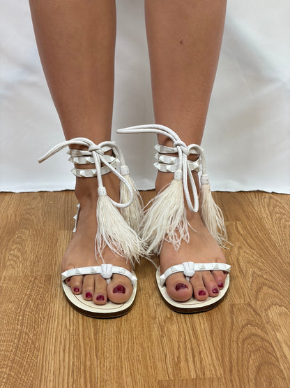 Valentino Garavani Rockstud Feather-Trimmed Flat Leather Sandals - Off-White - 5.5 UK