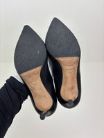 Load image into Gallery viewer, Jimmy Choo black scarpin - 34 EU
