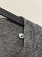 Load image into Gallery viewer, MENSWEAR - Dolce &amp; Gabbana grey v-neck jumper - M
