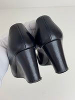 Load image into Gallery viewer, Salvatore Ferragamo black heels - 34 EU
