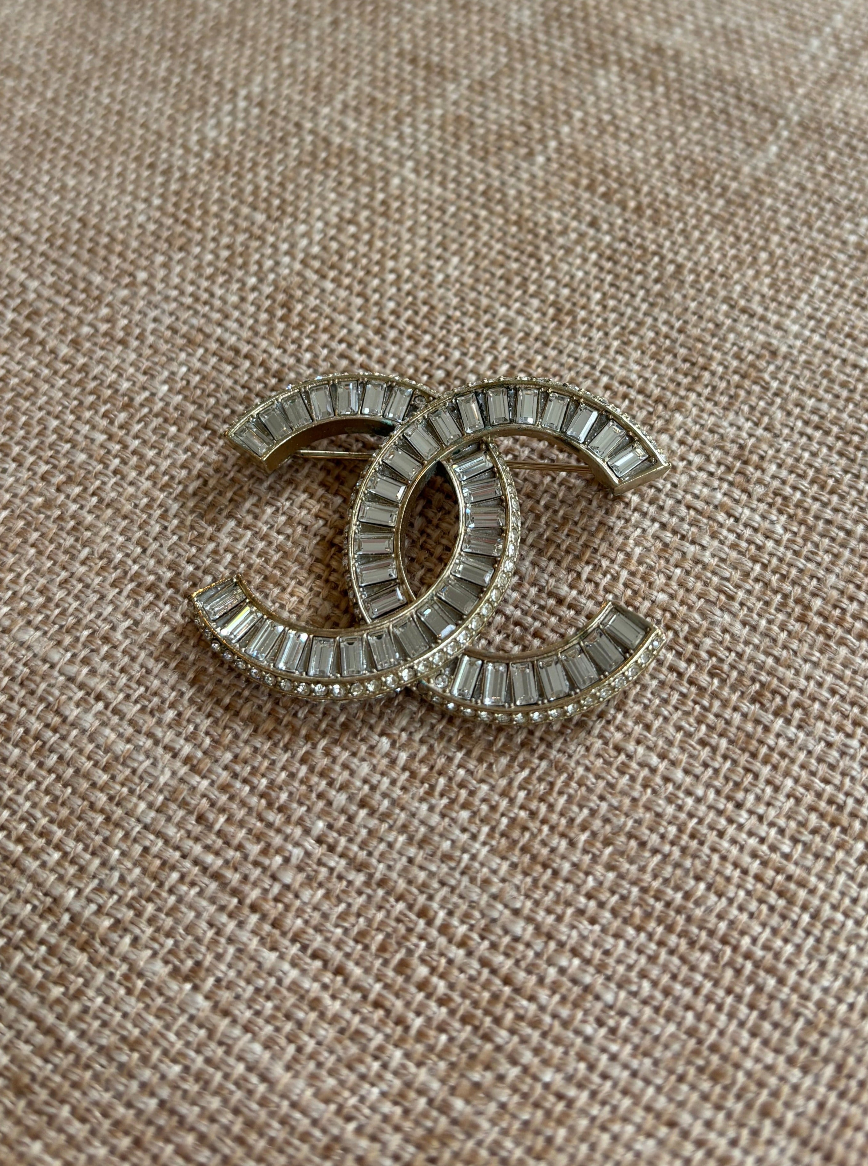 chanel-brooch