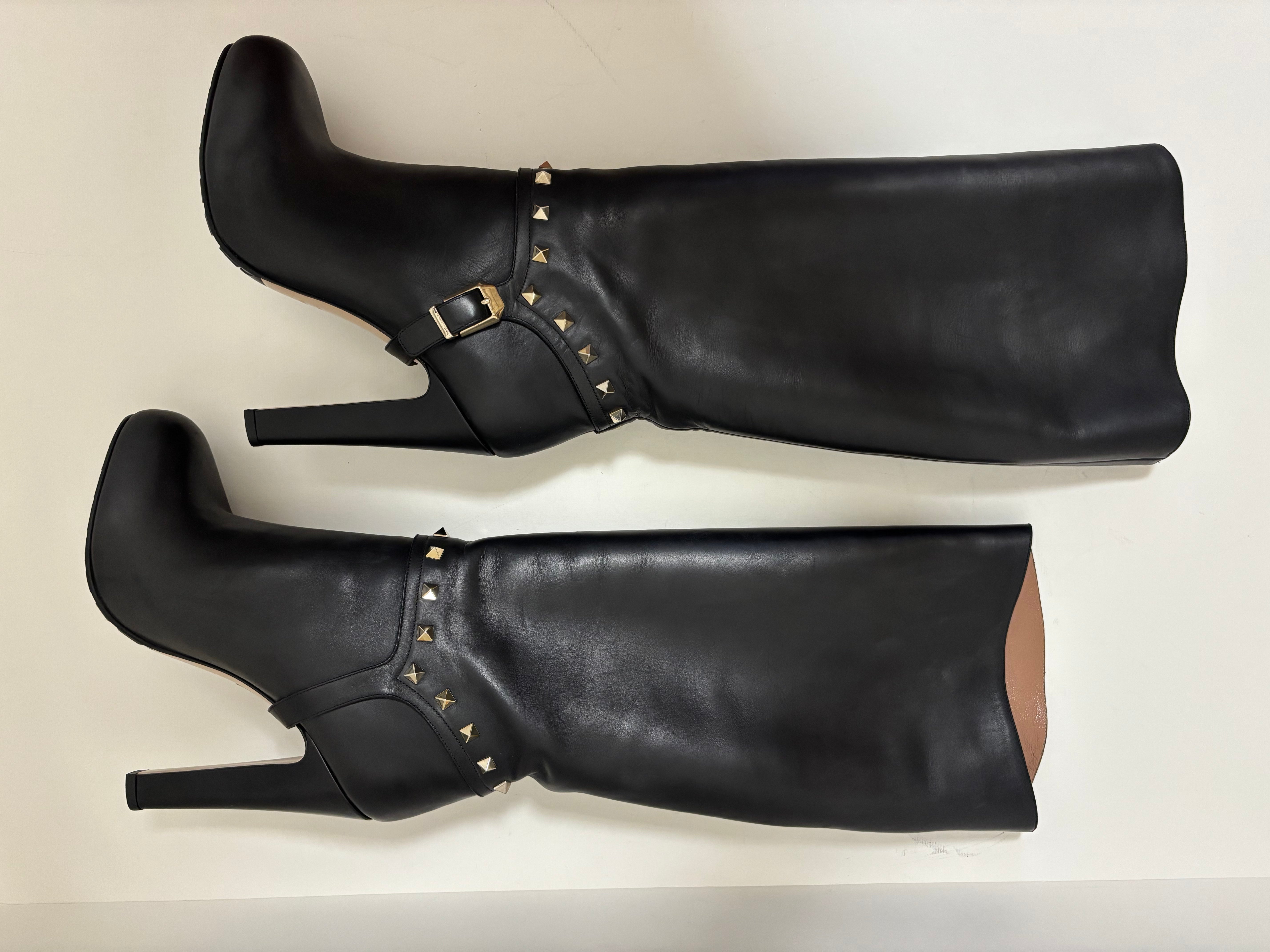 Valentino black Rockstud boots - 7.5 UK