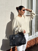 Load image into Gallery viewer, Mulberry Bayswater black handbag
