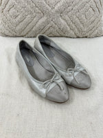 Load image into Gallery viewer, Chanel ballet flats  - 6 UK
