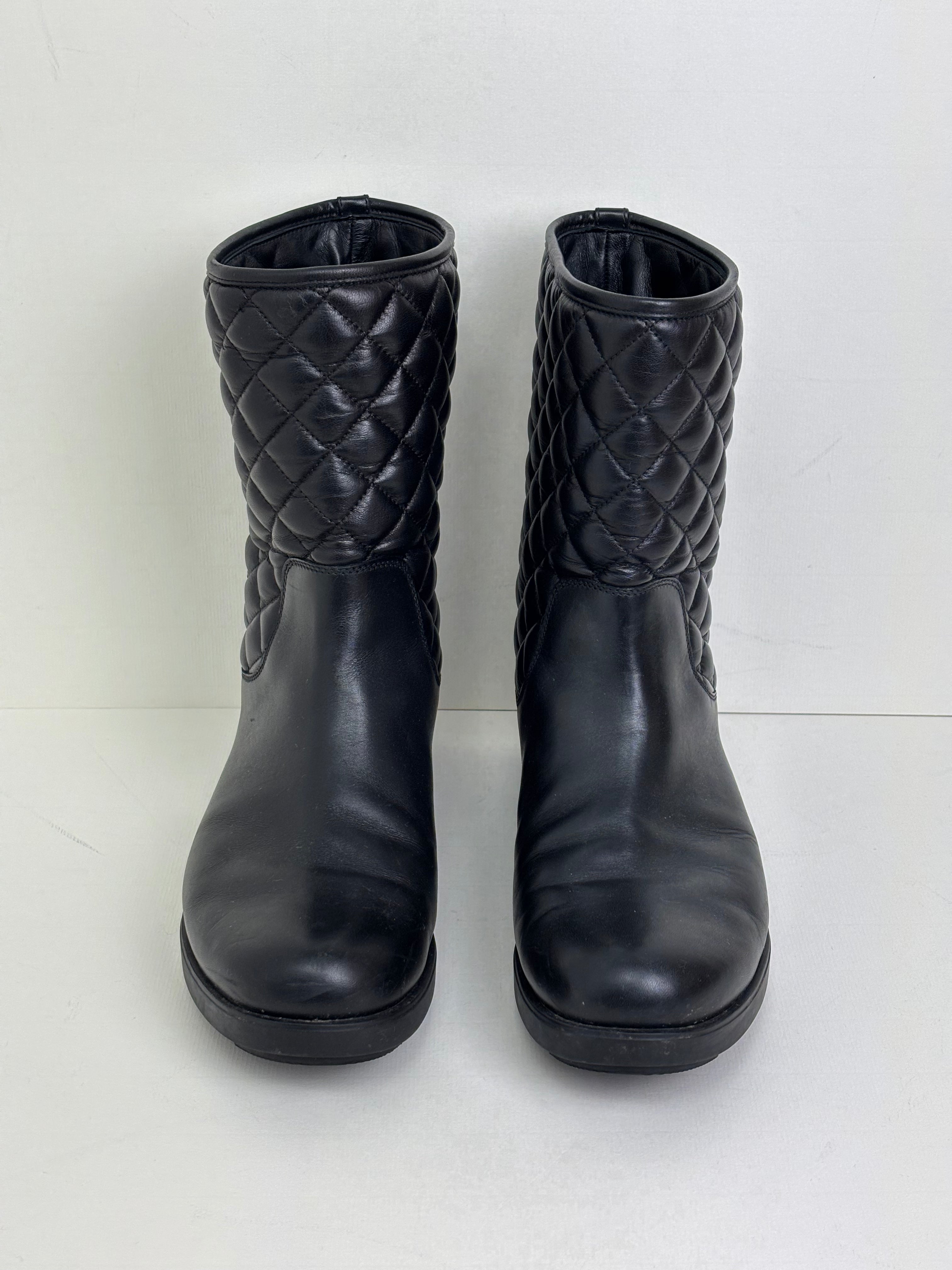 Moncler quilted leather boots - 5 UK