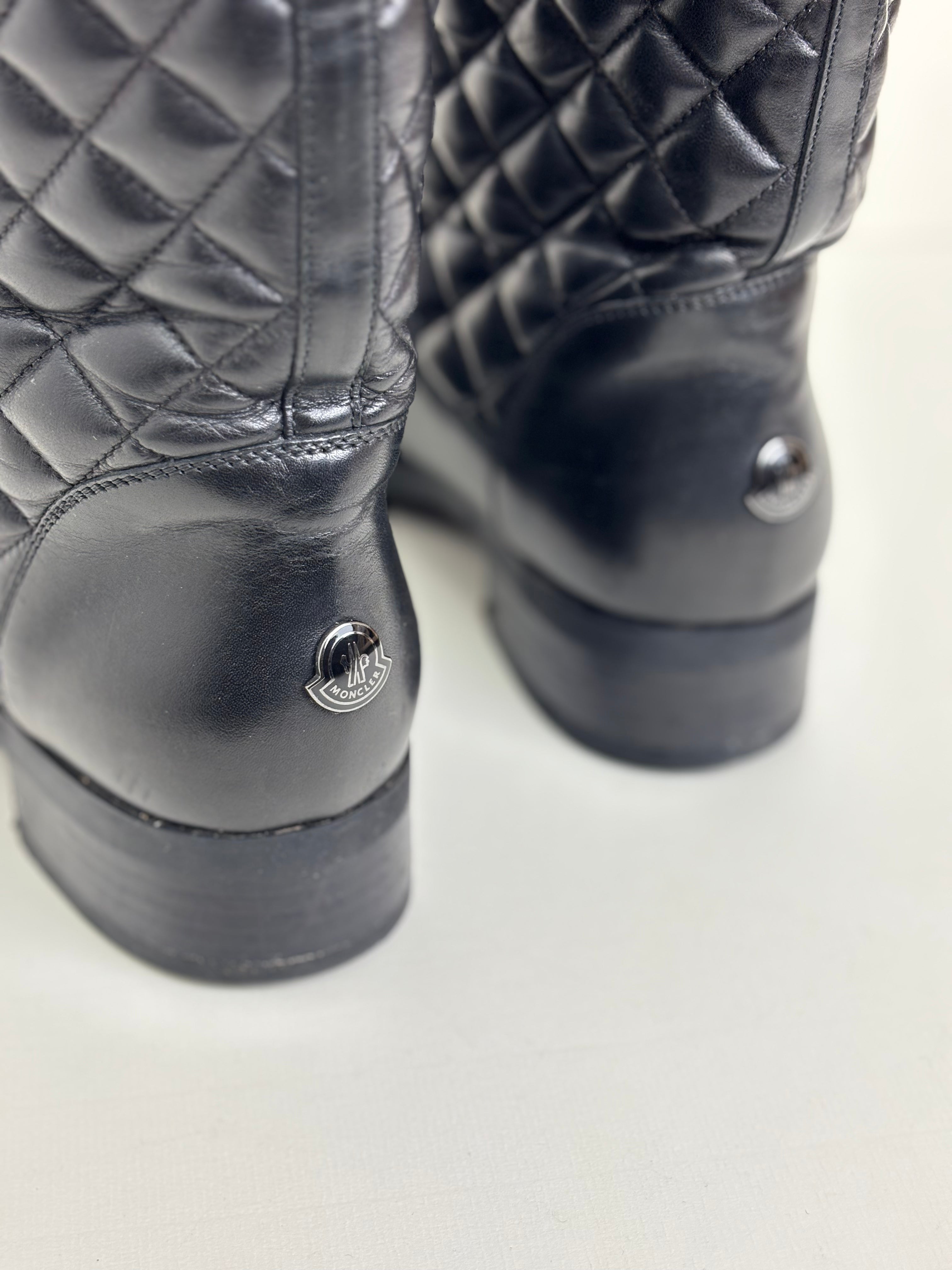 Moncler quilted leather boots - 5 UK