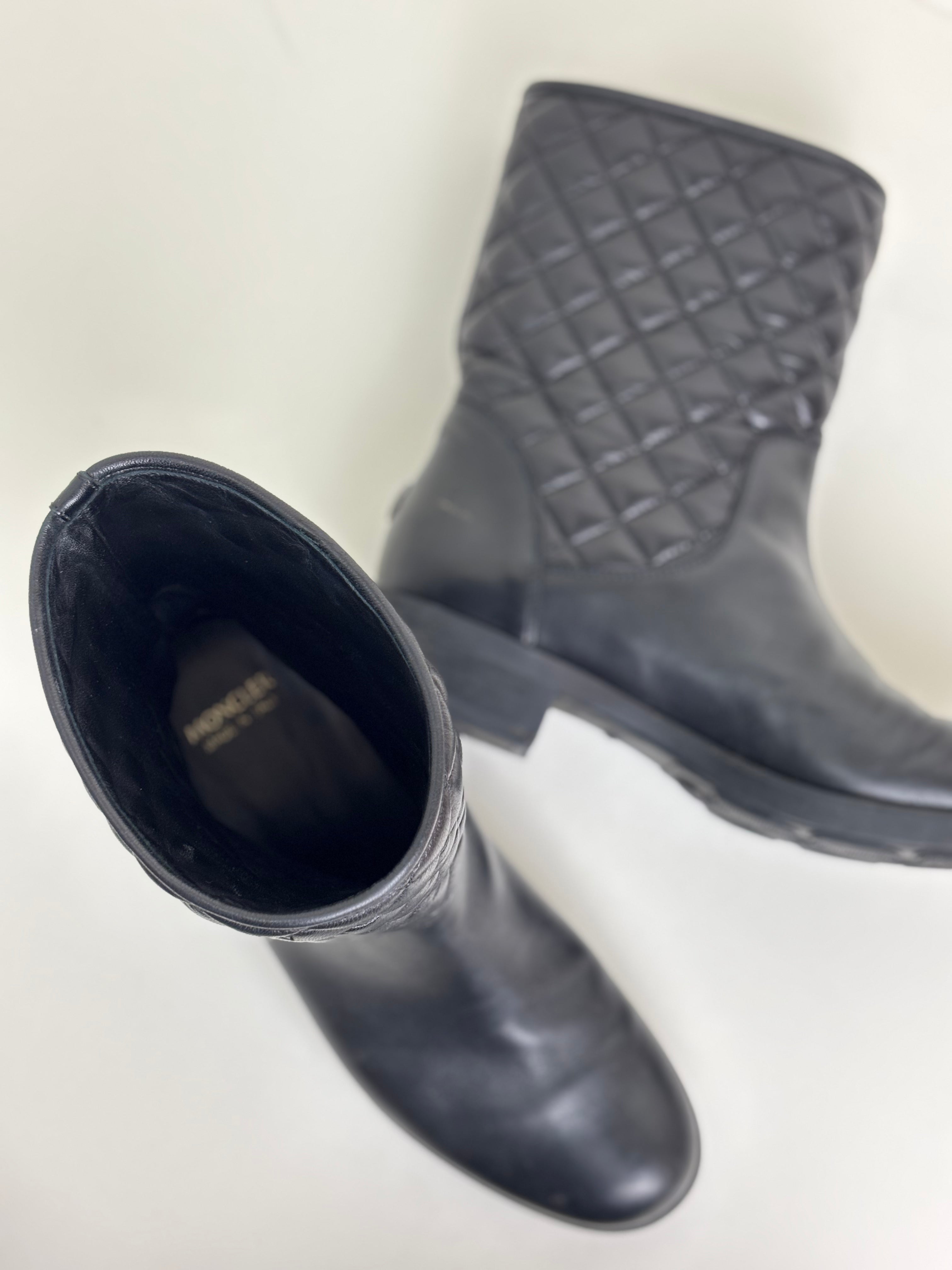 Moncler quilted leather boots - 5 UK