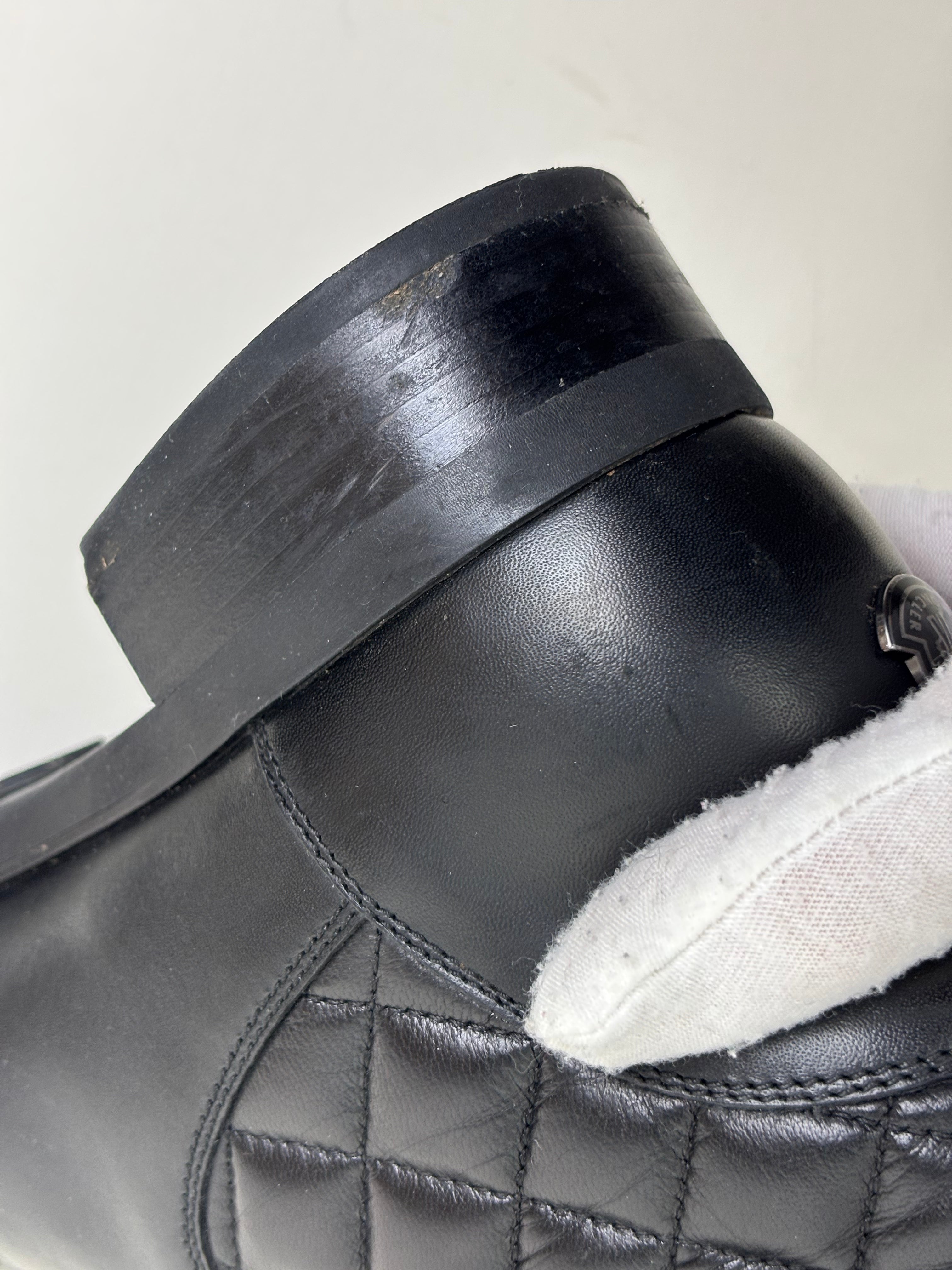 Moncler quilted leather boots - 5 UK