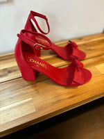 Load image into Gallery viewer, Chanel red bow sandals - 5 UK
