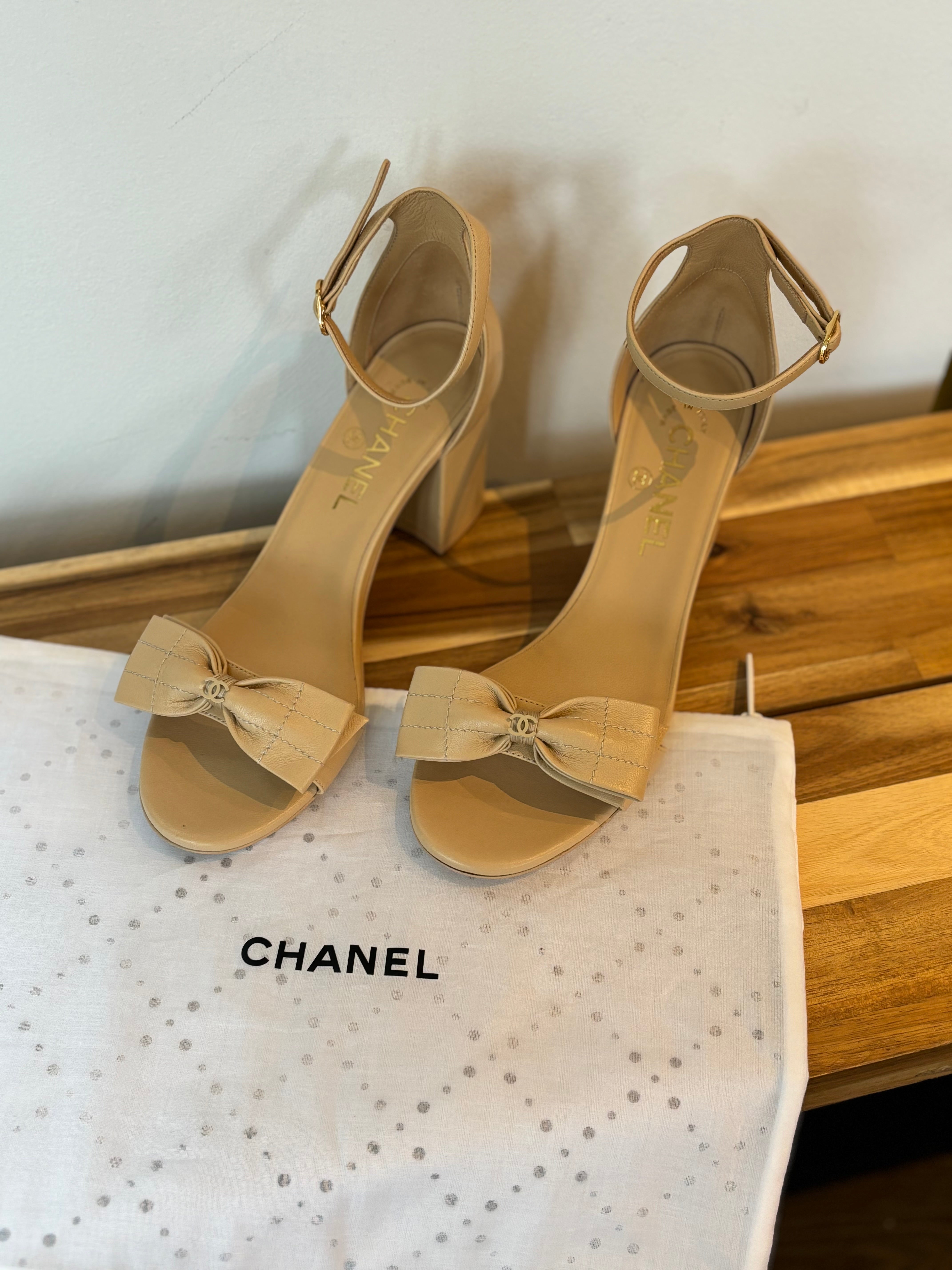 second-hand-chanel-sandals