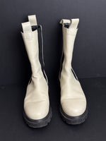 Load image into Gallery viewer, Flattered leather off white boots - 5 UK
