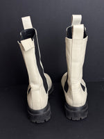 Load image into Gallery viewer, Flattered leather off white boots - 5 UK
