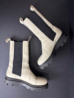 Load image into Gallery viewer, Flattered leather off white boots - 5 UK
