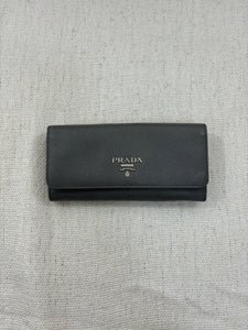 prada-wallet