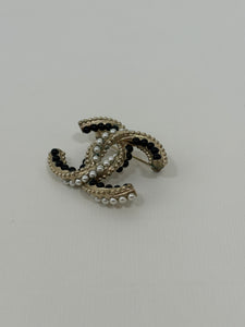 chanel-brooch