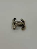 Load image into Gallery viewer, Chanel CC pearl brooch
