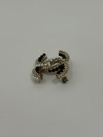 Load image into Gallery viewer, Chanel CC pearl brooch
