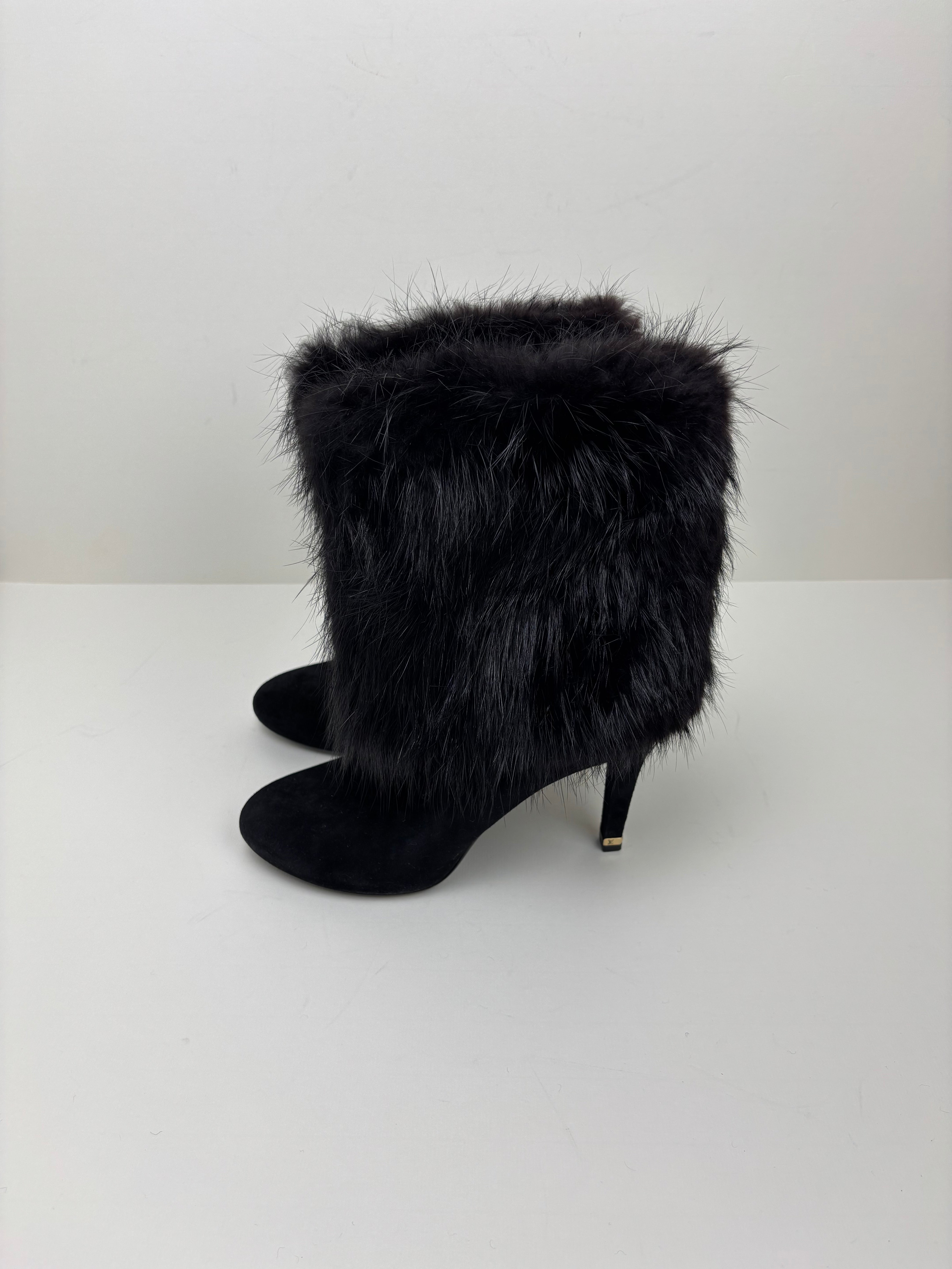 Louis Vuitton fur boots - 5 UK