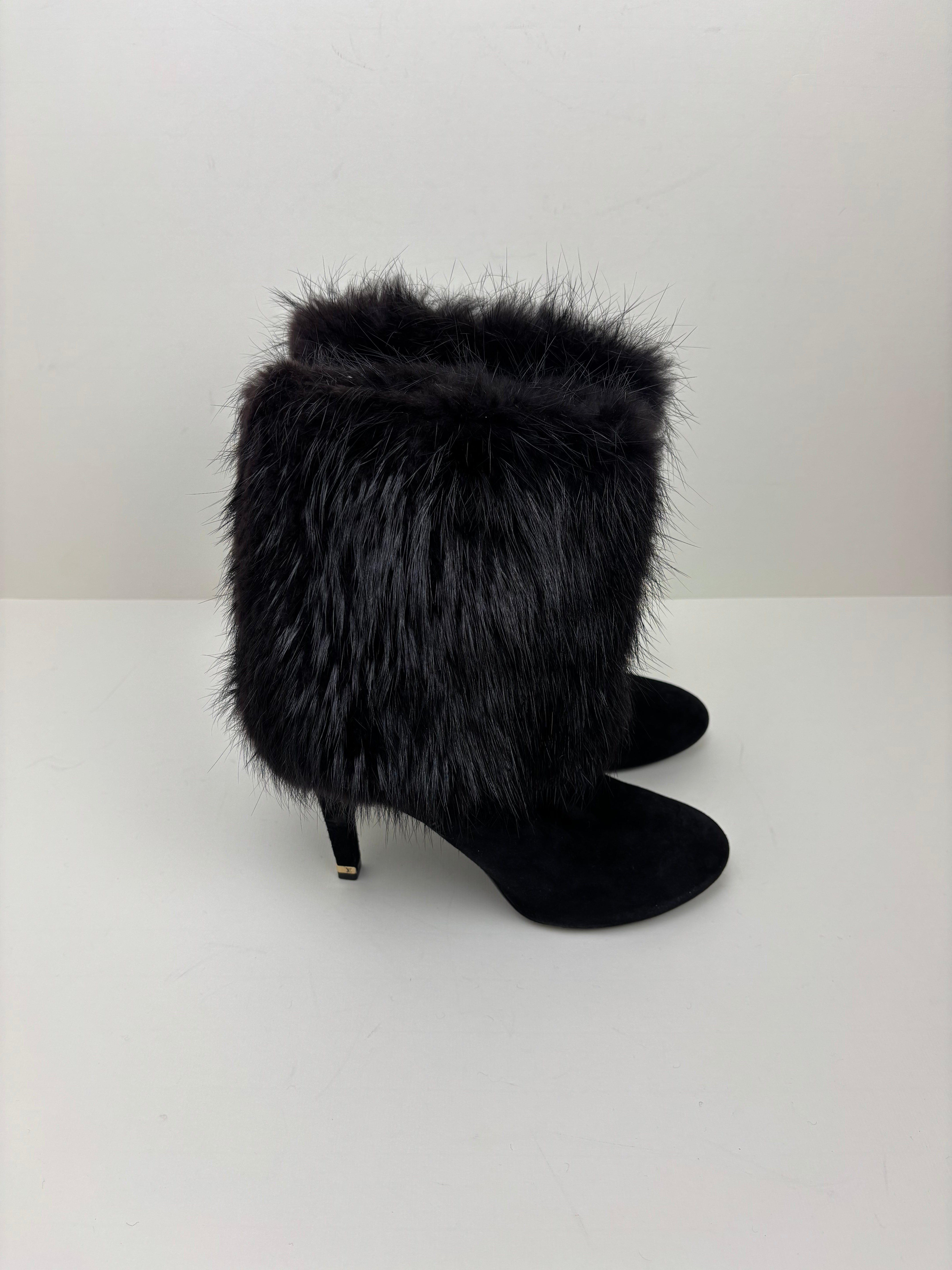 Louis Vuitton fur boots - 5 UK