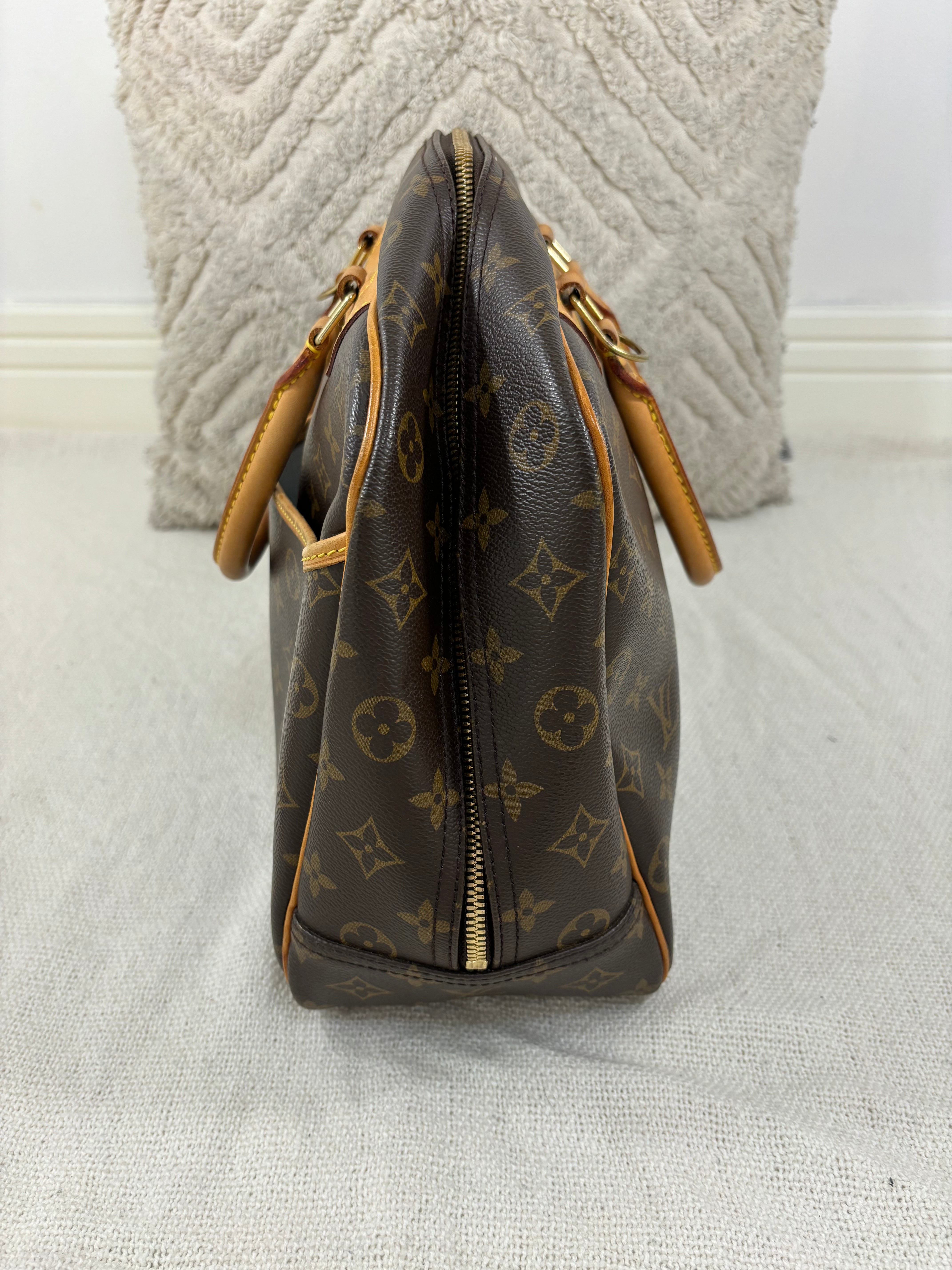 Louis Vuitton Monogram Deauville bag