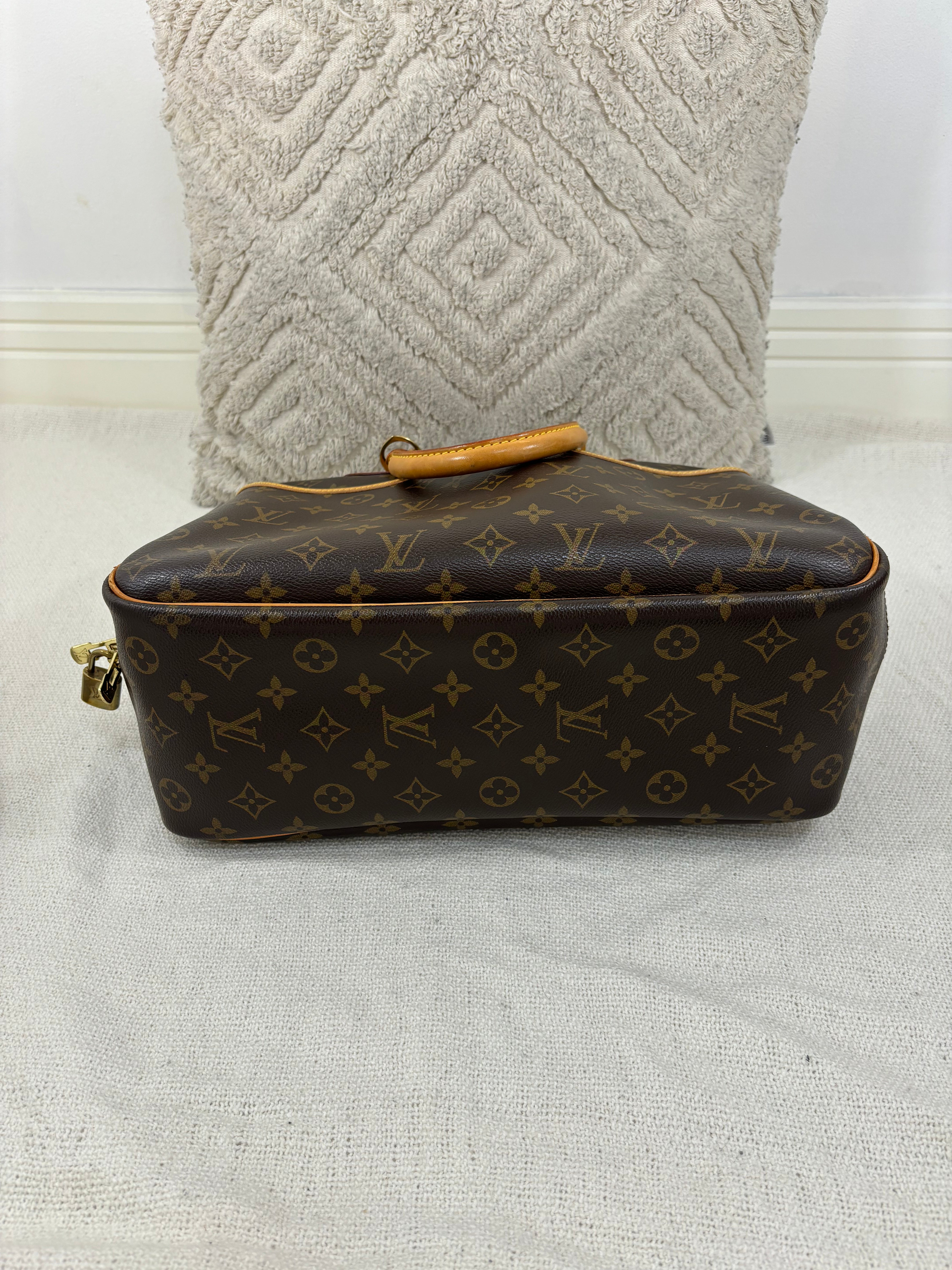 Louis Vuitton Monogram Deauville bag