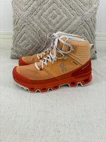 Load image into Gallery viewer, ON hiking boots - NEVER WORN - 7 UK
