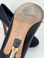 Load image into Gallery viewer, Chanel black leather cap toe pumps - 6 UK
