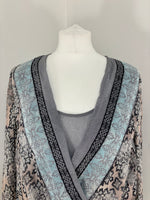 Load image into Gallery viewer, BCBG blouse - S
