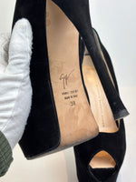 Load image into Gallery viewer, Giuseppe Zanotti black pumps - 5 UK
