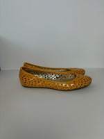 Load image into Gallery viewer, Jimmy Choo yellow ballerinas - 6 UK
