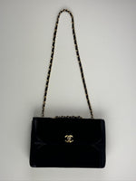 Load image into Gallery viewer, Chanel Diana vintage bag
