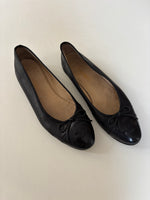 Load image into Gallery viewer, Chanel black ballerina flats - 7.5 UK
