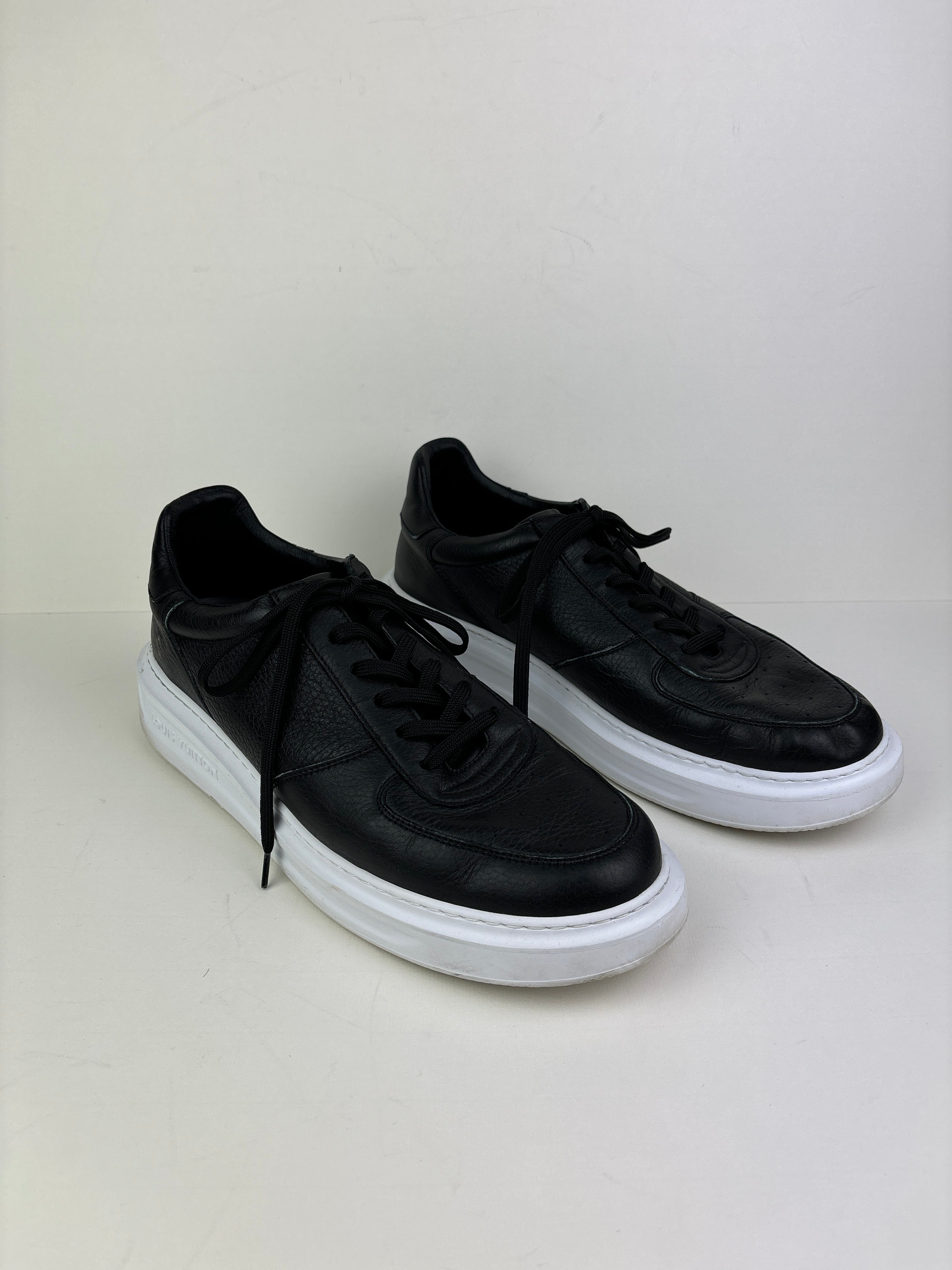 Menswear - Louis Vuitton black trainers - 8.5 UK