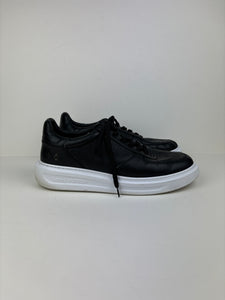 Menswear - Louis Vuitton black trainers - 8.5 UK