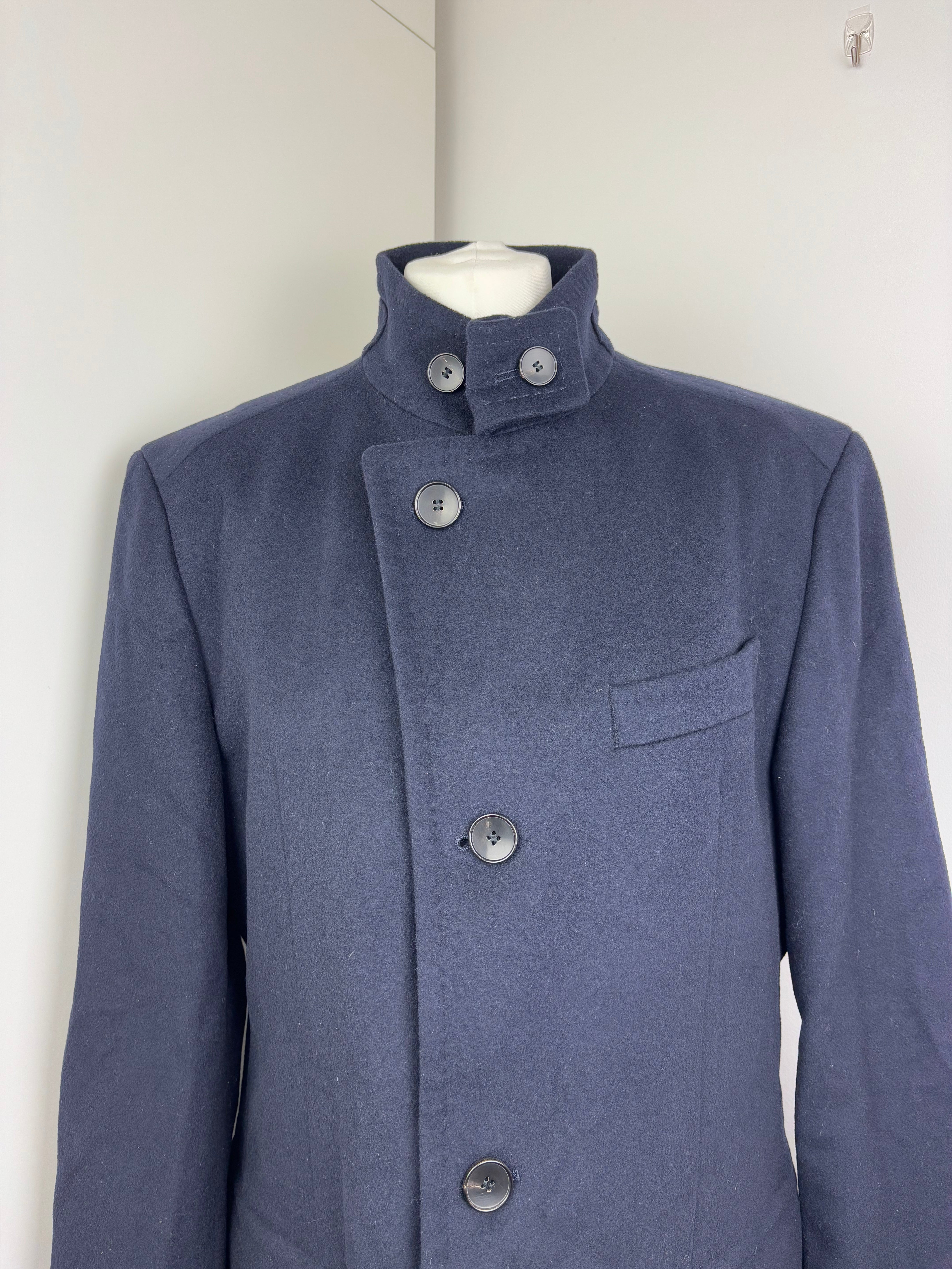 MENSWEAR - Hugo Boss cashmere and wool coat - 48 UK