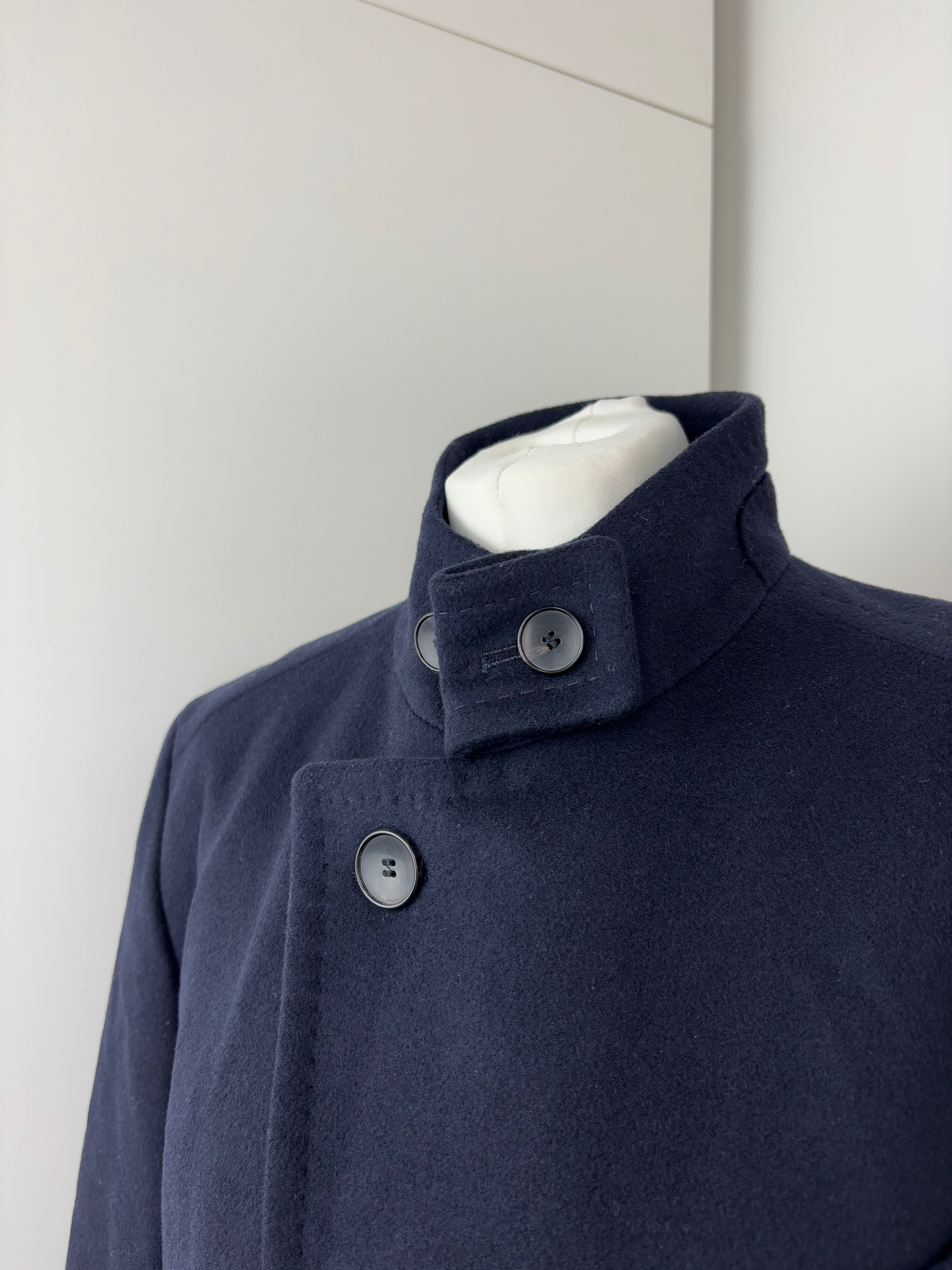 MENSWEAR - Hugo Boss cashmere and wool coat - 48 UK