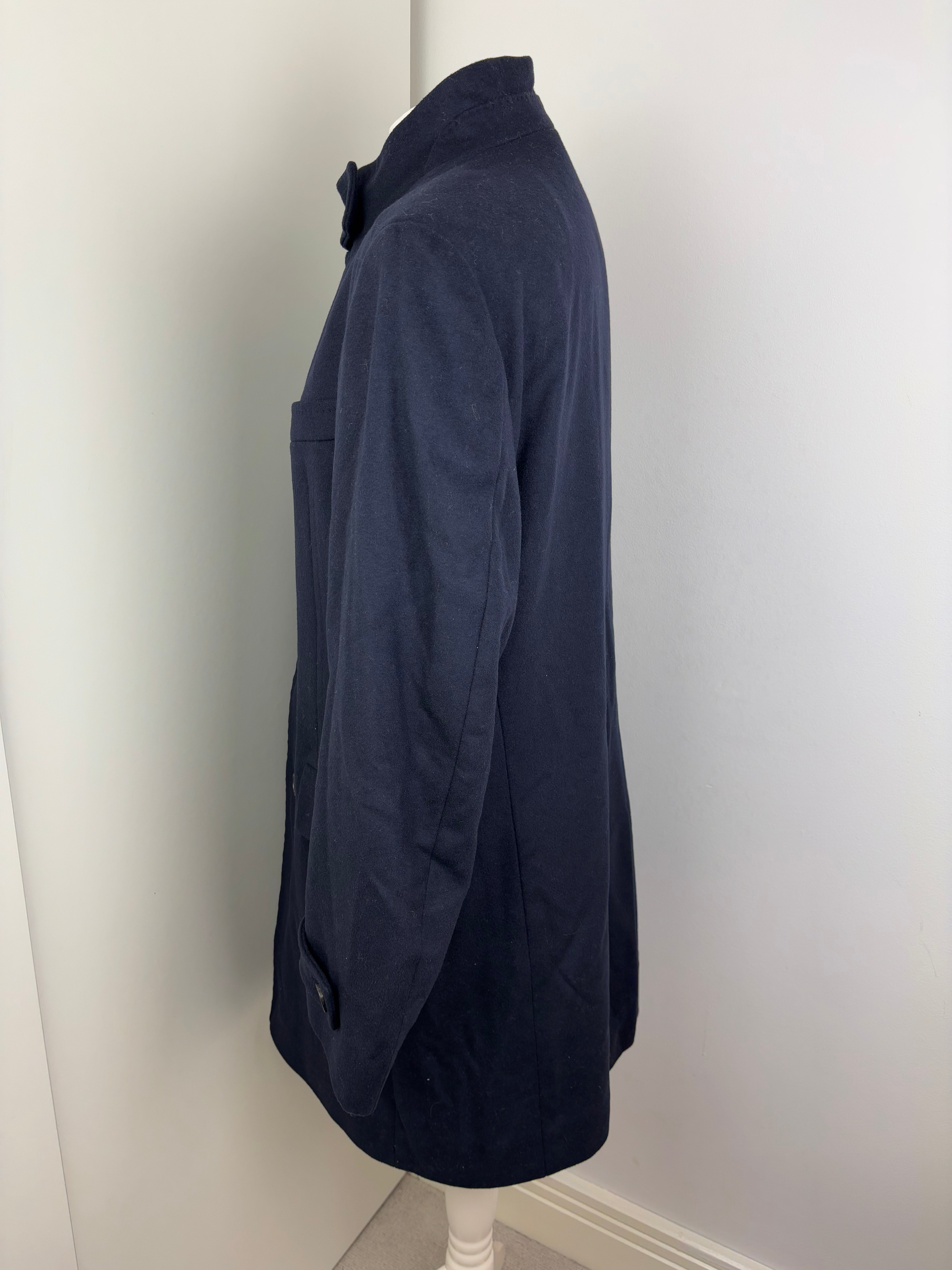 MENSWEAR - Hugo Boss cashmere and wool coat - 48 UK