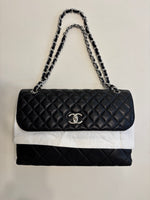 Load image into Gallery viewer, Chanel Maxi Classic Double Flap bag
