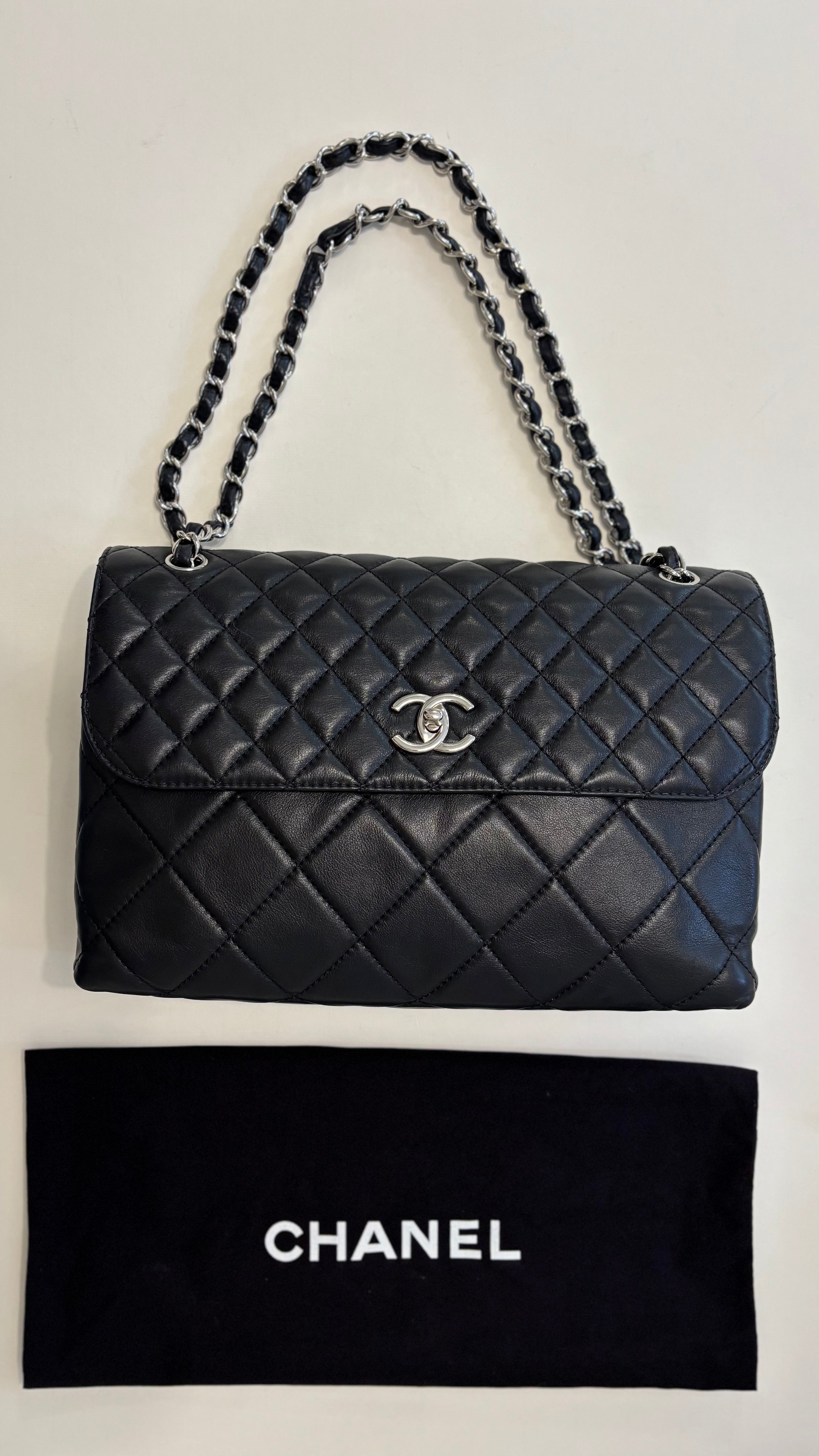 Chanel Maxi Classic Double Flap bag