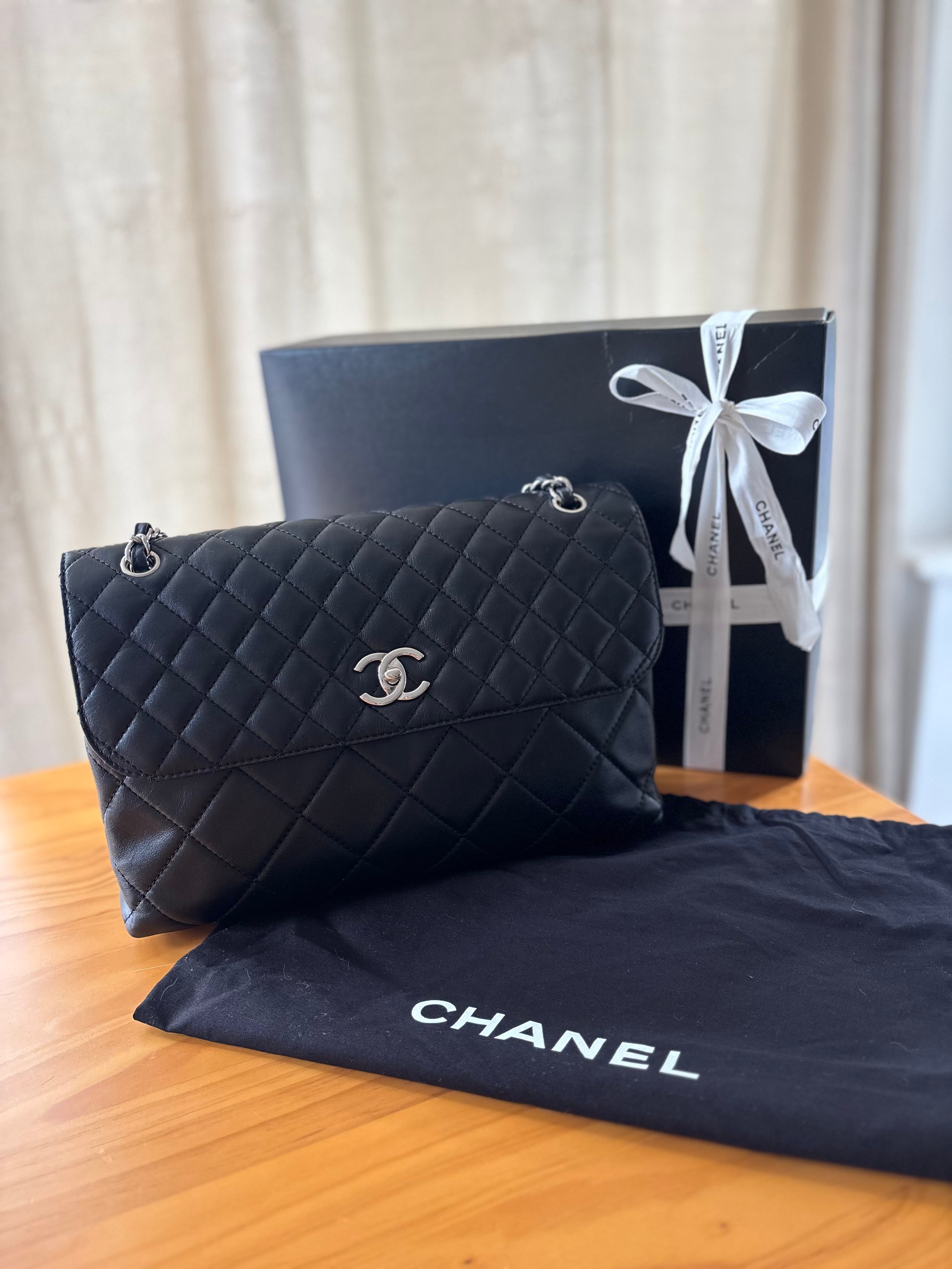 Chanel Maxi Classic Double Flap bag