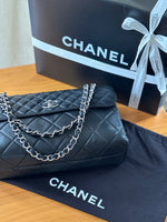 Load image into Gallery viewer, Chanel Maxi Classic Double Flap bag
