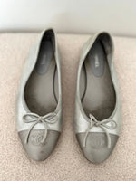 Load image into Gallery viewer, Chanel ballet flats  - 6 UK
